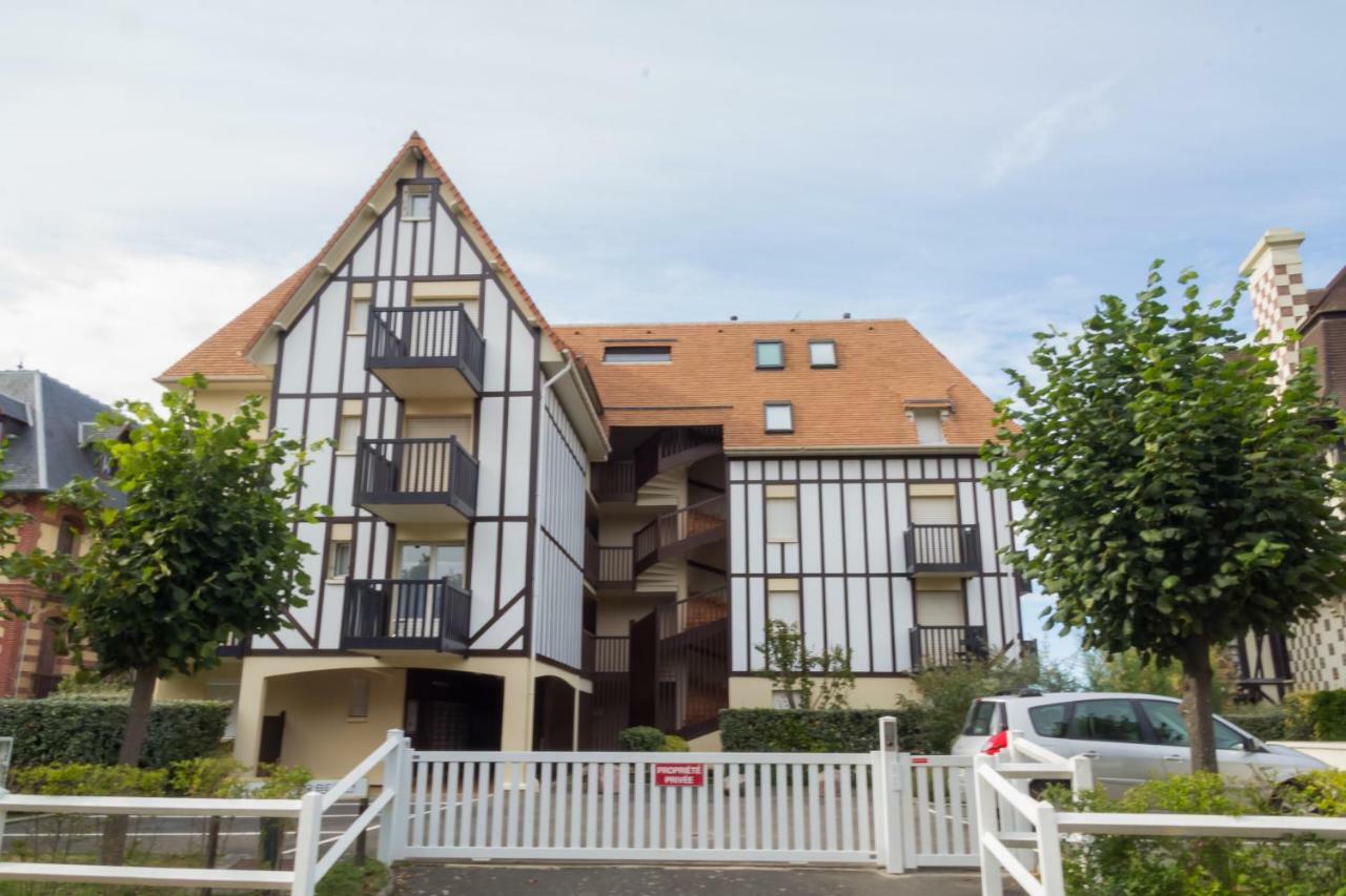 Charmant Appartement Face A La Mer Avec Balcon Houlgate Eksteriør bilde
